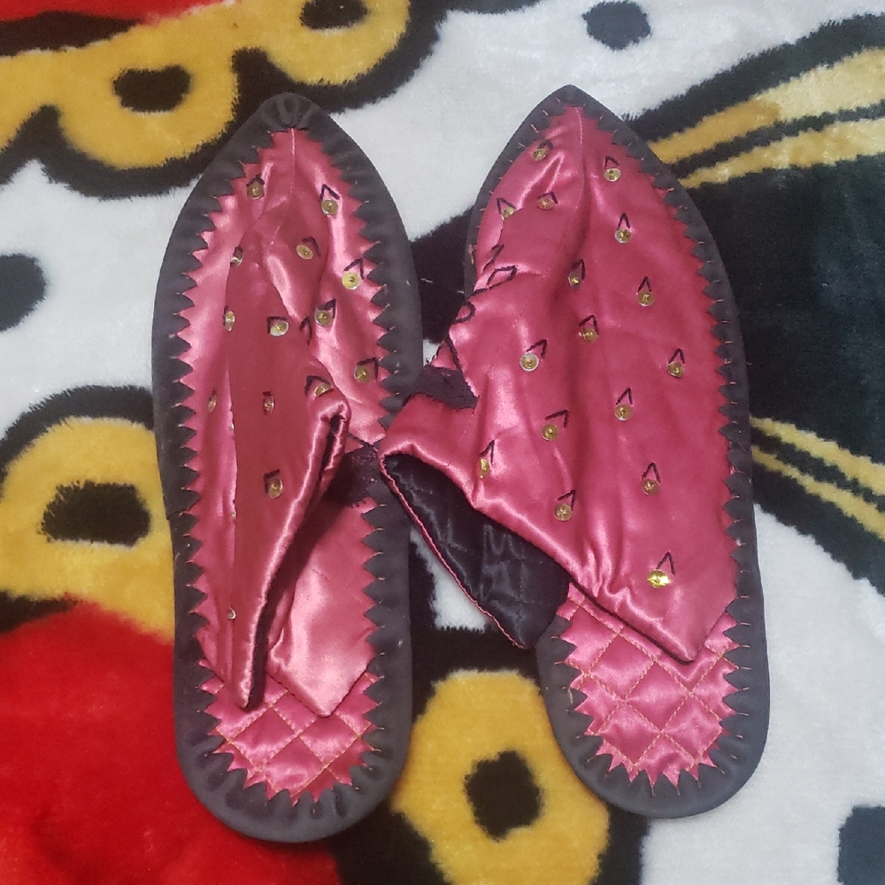 Elegant Pink Women's Slippers